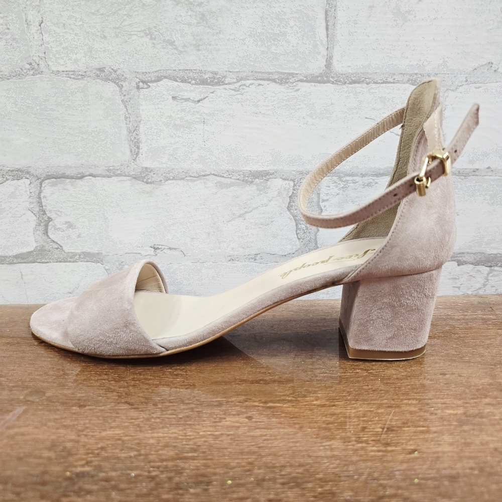 Freeβ People Suede Heels